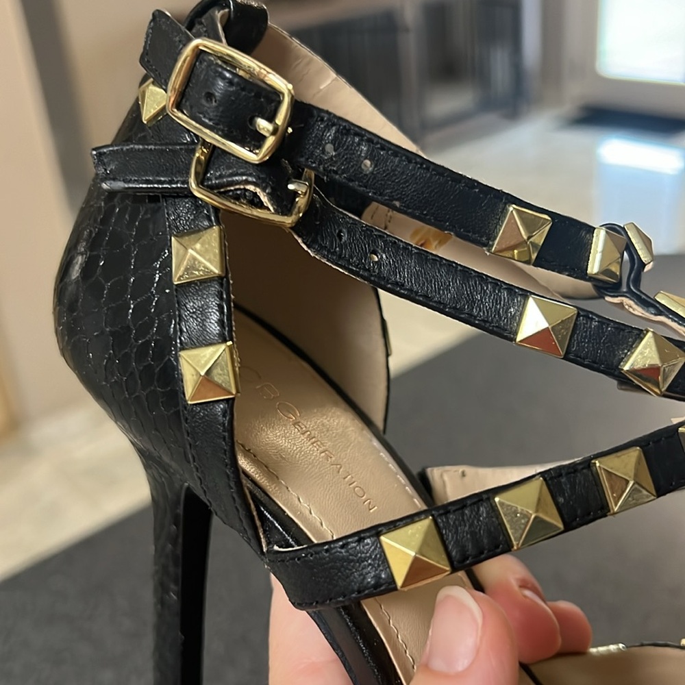 BCBG black Heels - Picture 4 of 14